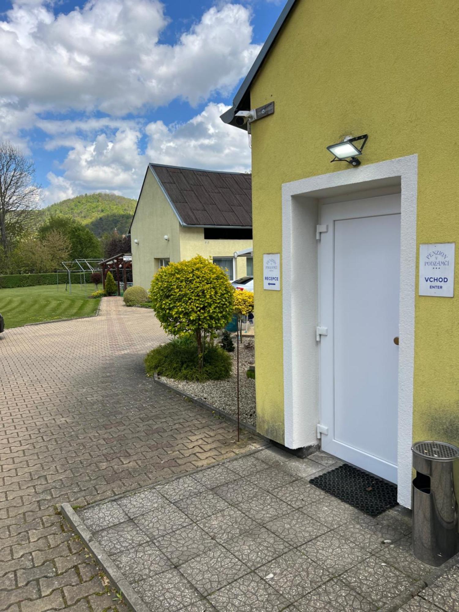 Penzion V Podzámčí Moravská Třebová Exterior foto
